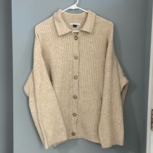 Beige/cream American Eagle sweater